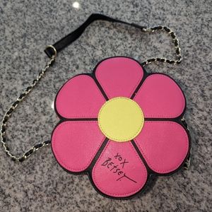 Betsey Johnson Pushing Daisies Cross Body Bag Flower Shape